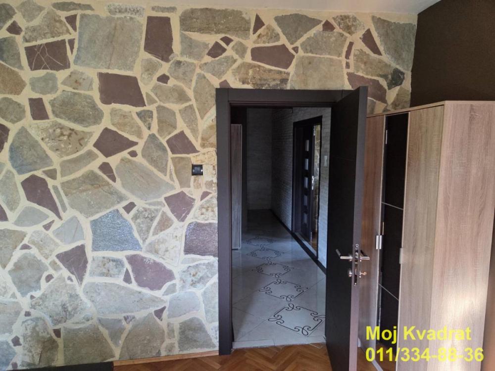 Stan na prodaju u Beogradu, Savski venac, troiposoban, 80m2, cena 285000 evra