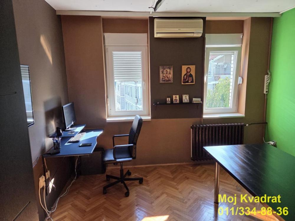Stan na prodaju u Beogradu, Savski venac, troiposoban, 80m2, cena 285000 evra