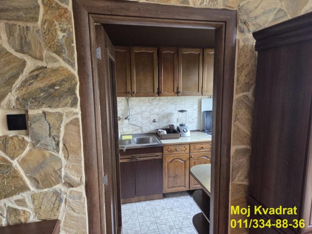 Stan na prodaju u Beogradu, Savski venac, troiposoban, 80m2, cena 285000 evra