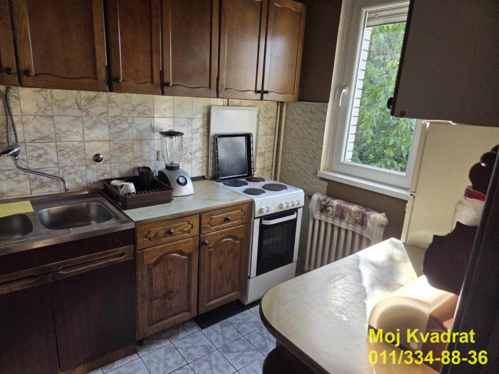 Stan na prodaju u Beogradu, Savski venac, troiposoban, 80m2, cena 285000 evra