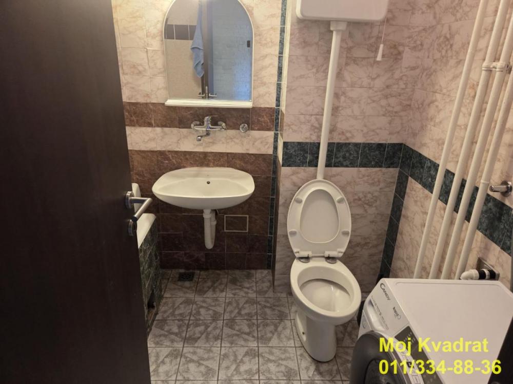 Stan na prodaju u Beogradu, Savski venac, troiposoban, 80m2, cena 285000 evra