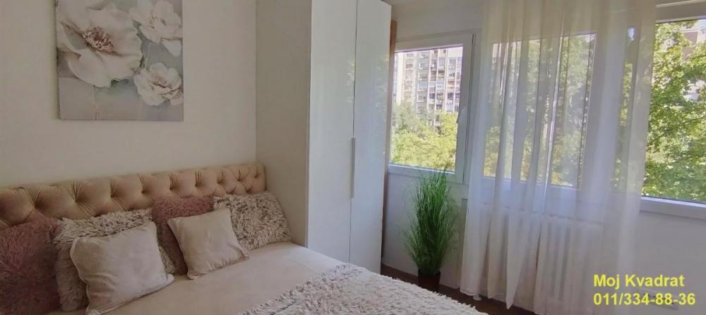 Stan na prodaju u Beogradu, Novi Beograd blok 63, dvoiposoban, 44m2, cena 198000 evra