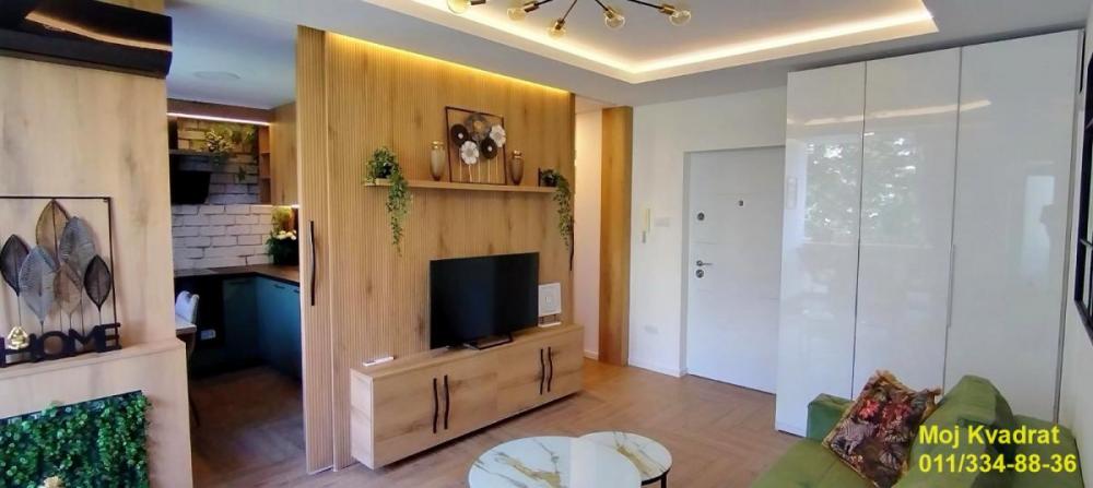Stan na prodaju u Beogradu, Novi Beograd blok 63, dvoiposoban, 44m2, cena 198000 evra