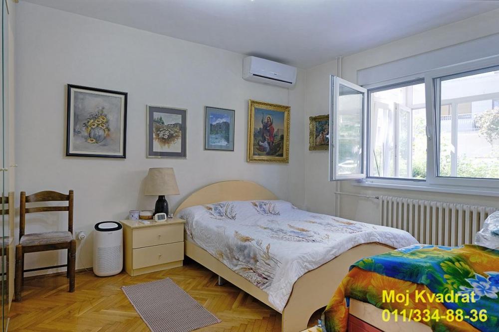Stan na prodaju u Beogradu, Karaburma, cetvorosoban, 87m2, cena 235000 evra
