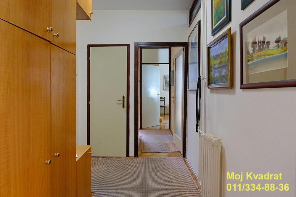 Stan na prodaju u Beogradu, Karaburma, cetvorosoban, 87m2, cena 235000 evra