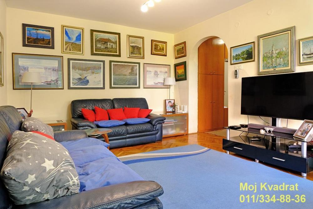 Stan na prodaju u Beogradu, Karaburma, cetvorosoban, 87m2, cena 235000 evra