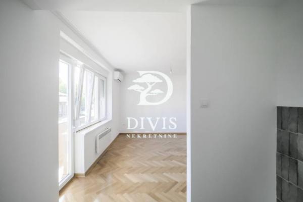 Stan na prodaju u Beogradu, Autokomanda, dvoiposoban, 60m2, cena 219000 evra