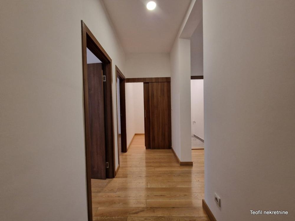 Stan na prodaju u Beogradu, Južni bulevar, trosoban, 66m2, cena 189800 evra