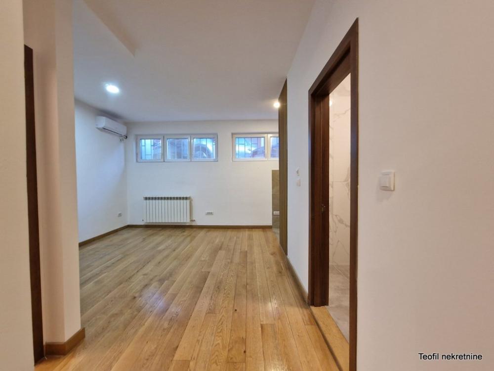 Stan na prodaju u Beogradu, Južni bulevar, trosoban, 66m2, cena 189800 evra