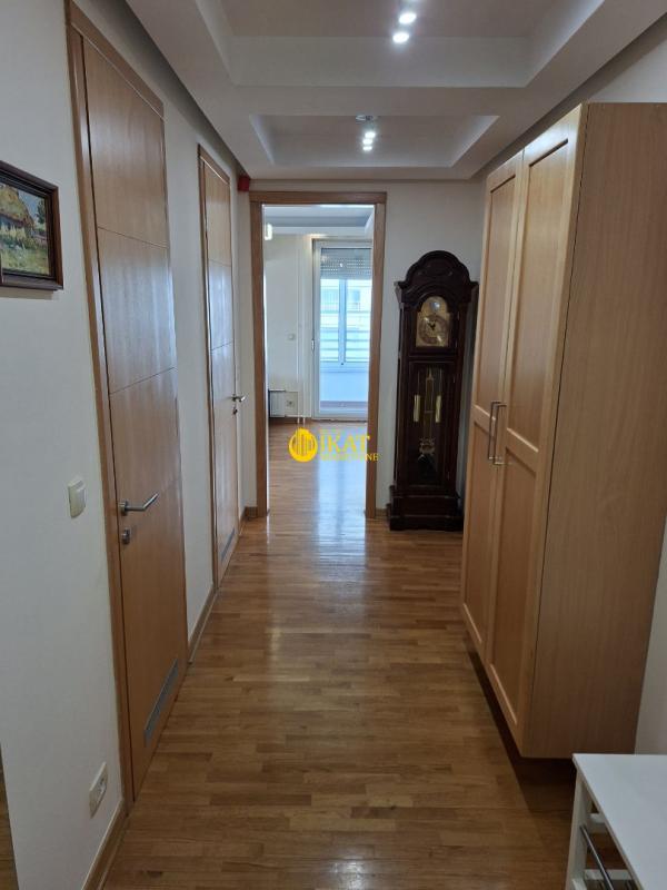 Stan na prodaju u Beogradu, Novi Beograd, trosoban, 106m2, cena 380000 evra