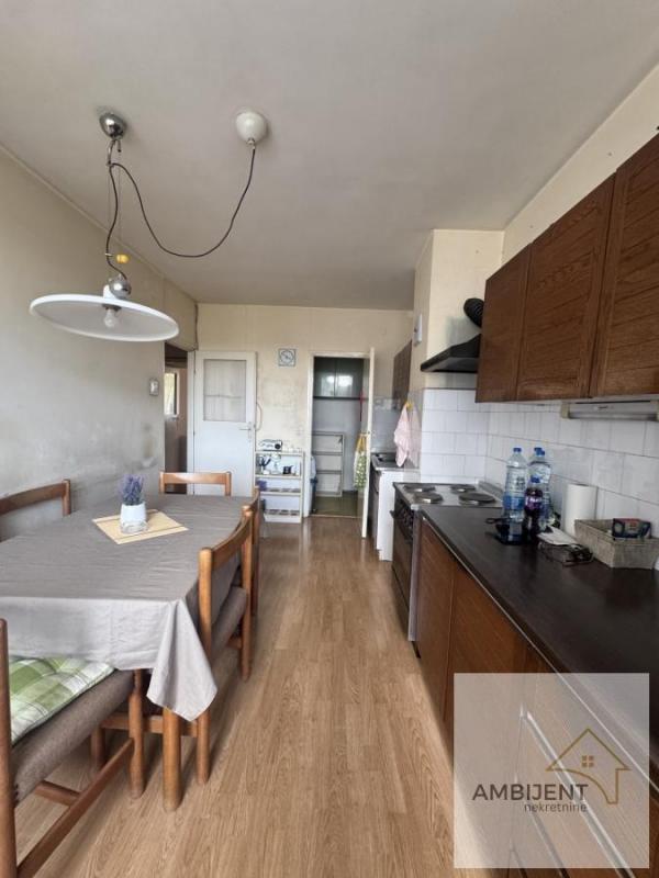 Stan na prodaju u Beogradu, Novi Beograd blok 21 (10. gimnazija), dvosoban, 72m2, cena 278500 evra