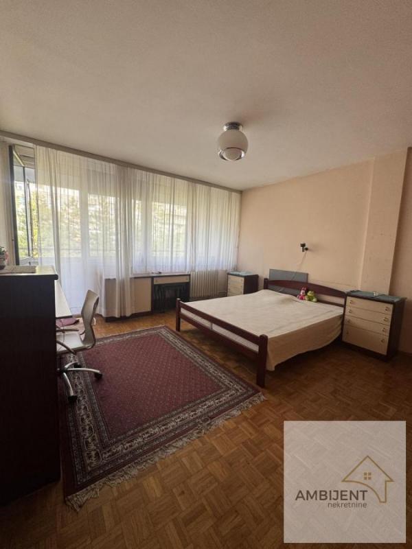 Stan na prodaju u Beogradu, Novi Beograd blok 21 (10. gimnazija), dvosoban, 72m2, cena 278500 evra