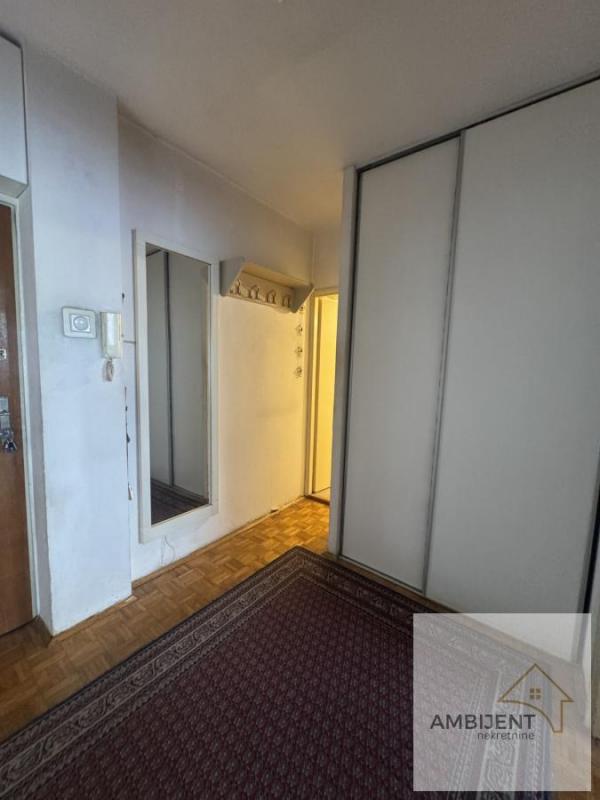 Stan na prodaju u Beogradu, Novi Beograd blok 21 (10. gimnazija), dvosoban, 72m2, cena 278500 evra