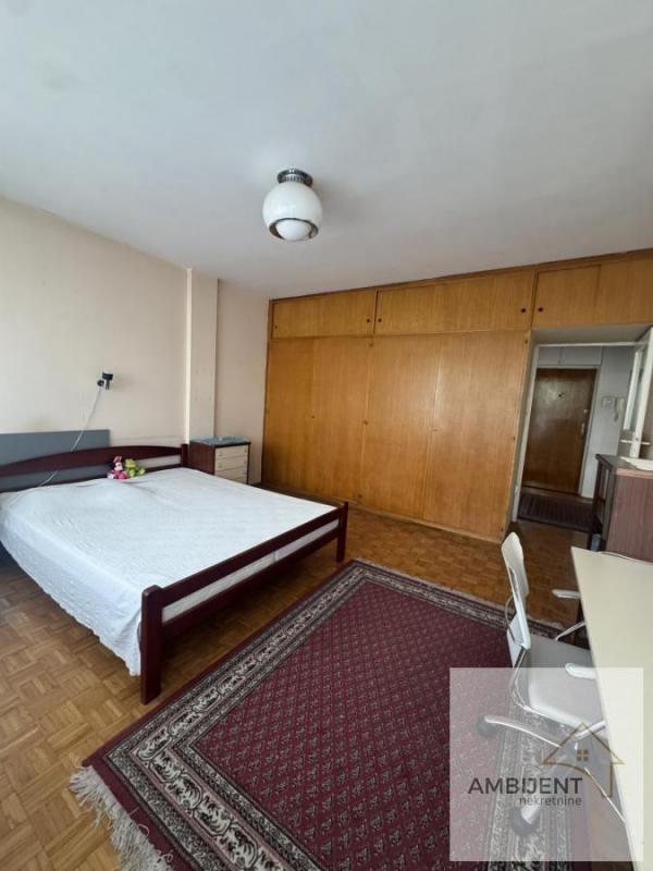 Stan na prodaju u Beogradu, Novi Beograd blok 21 (10. gimnazija), dvosoban, 72m2, cena 278500 evra
