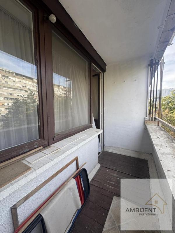 Stan na prodaju u Beogradu, Novi Beograd blok 21 (10. gimnazija), dvosoban, 72m2, cena 278500 evra