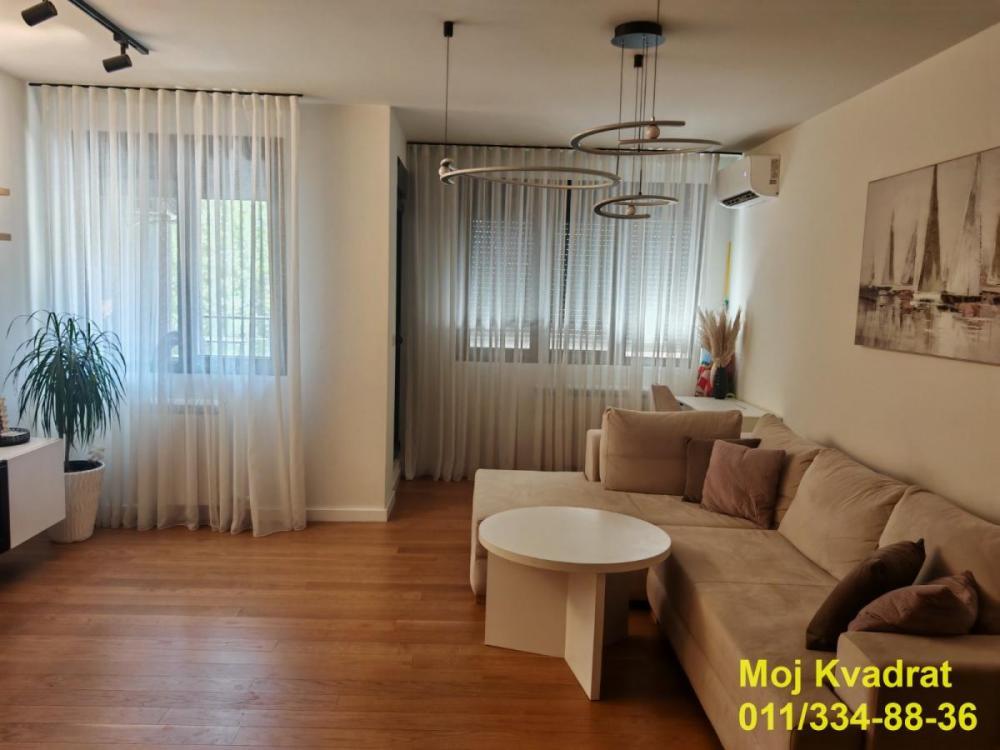Stan na prodaju u Beogradu, Vidikovac, trosoban, 82m2, cena 311600 evra