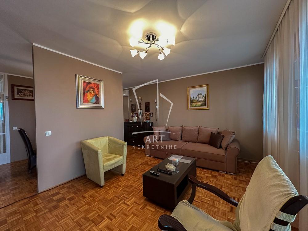 Stan na prodaju u Beogradu, Novi Beograd, cetvorosoban, 100m2, cena 299000 evra