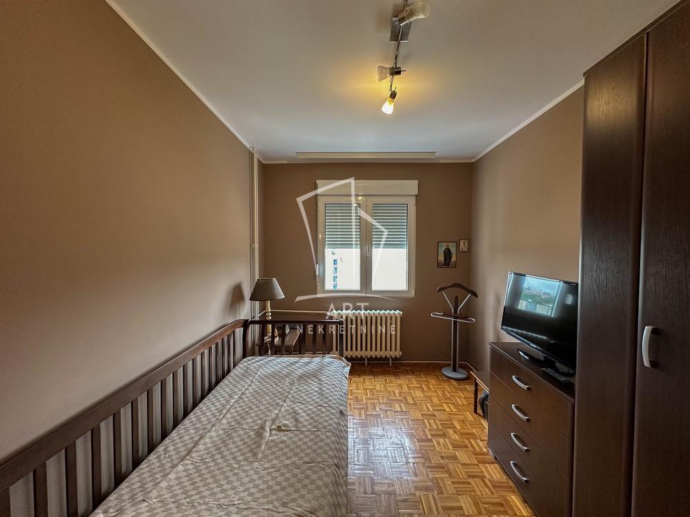 Stan na prodaju u Beogradu, Novi Beograd, cetvorosoban, 100m2, cena 299000 evra