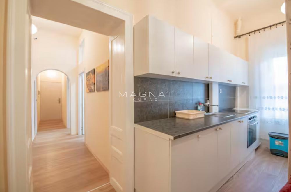 Stan na prodaju u Beogradu, Stari grad, troiposoban, 90m2, cena 338000 evra
