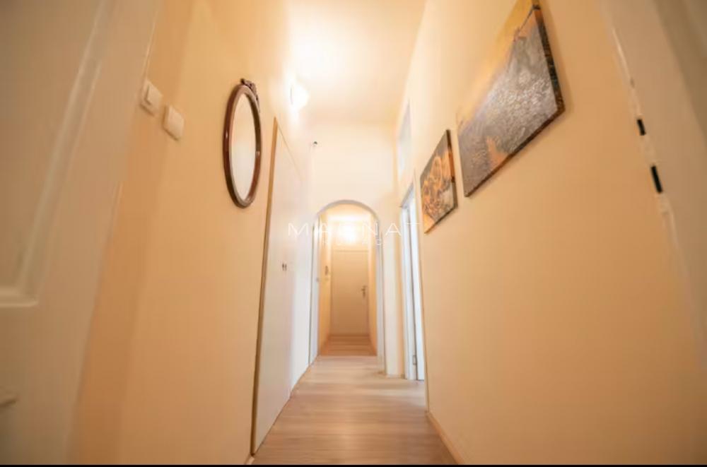 Stan na prodaju u Beogradu, Stari grad, troiposoban, 90m2, cena 338000 evra
