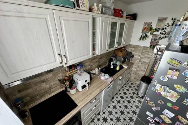 Stan na prodaju u Beogradu, Miljakovac, trosoban, 84m2, cena 215000 evra