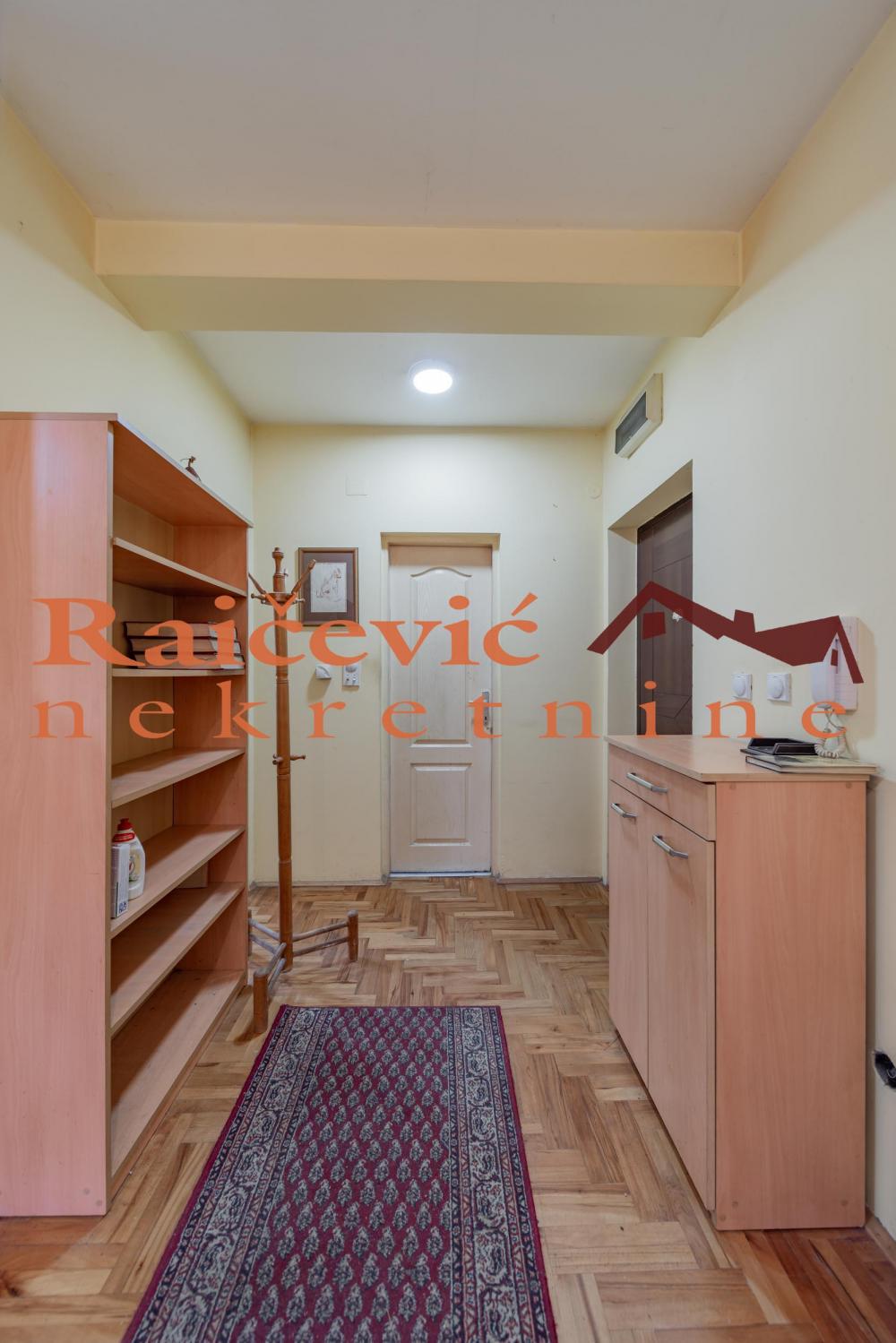 Stan na prodaju u Beogradu, Rakovica, jednoiposoban, 31m2, cena 89000 evra