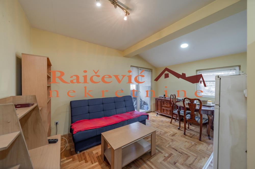 Stan na prodaju u Beogradu, Rakovica, jednoiposoban, 31m2, cena 89000 evra