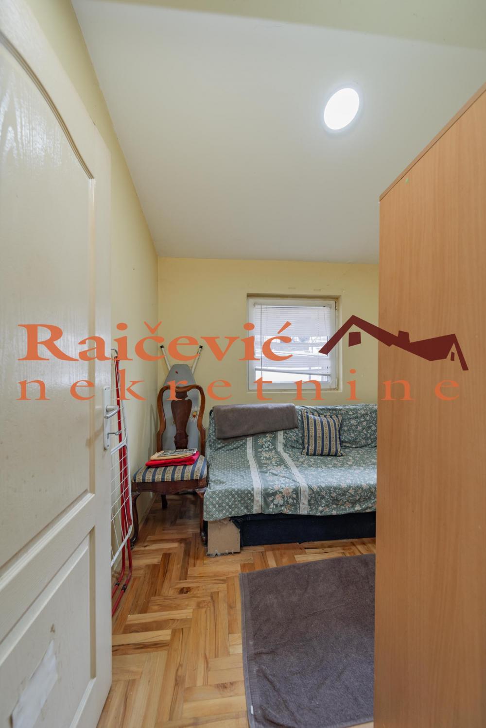 Stan na prodaju u Beogradu, Rakovica, jednoiposoban, 31m2, cena 89000 evra