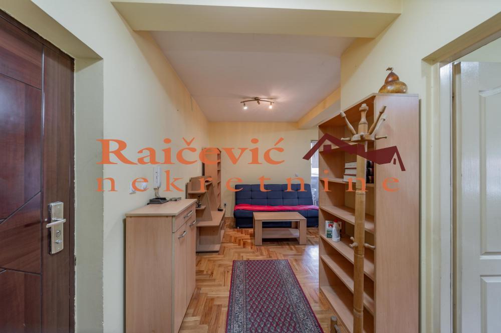 Stan na prodaju u Beogradu, Rakovica, jednoiposoban, 31m2, cena 89000 evra