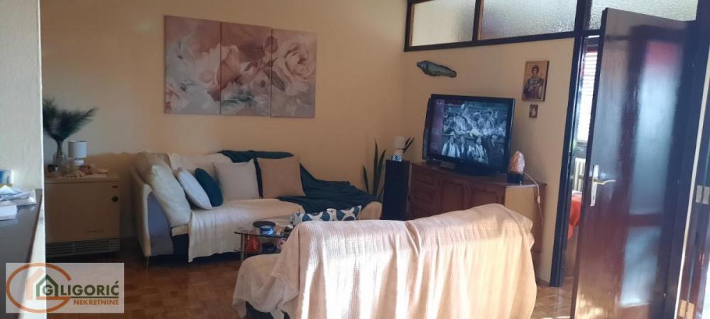Stan na prodaju u Beogradu, Banjica, trosoban, 76m2, cena 246000 evra