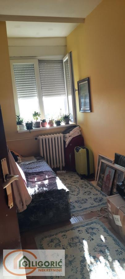 Stan na prodaju u Beogradu, Banjica, trosoban, 76m2, cena 246000 evra