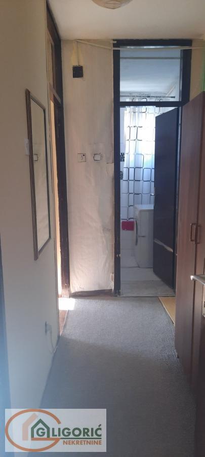Stan na prodaju u Beogradu, Banjica, trosoban, 76m2, cena 246000 evra