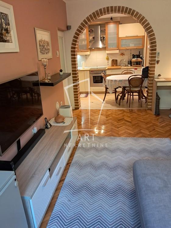 Stan na prodaju u Beogradu, Karaburma, dvoiposoban, 53m2, cena 165000 evra