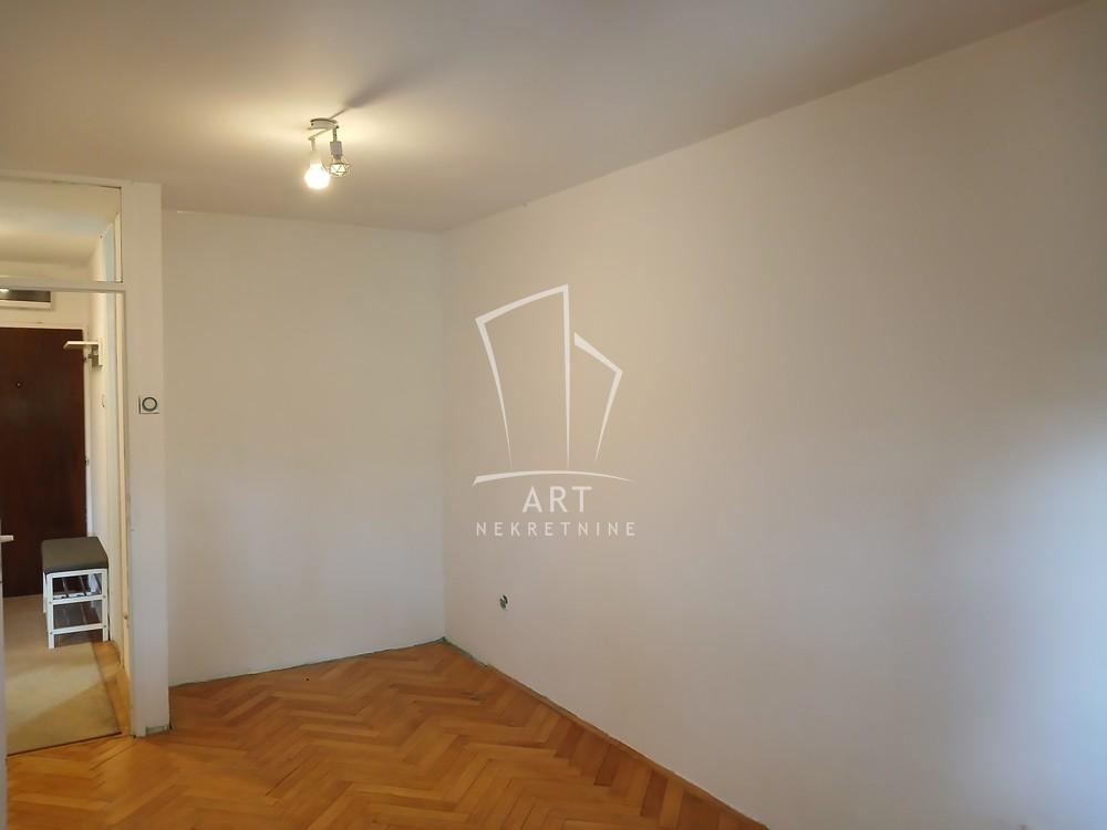 Stan na prodaju u Beogradu, Borča, dvosoban, 56m2, cena 130000 evra