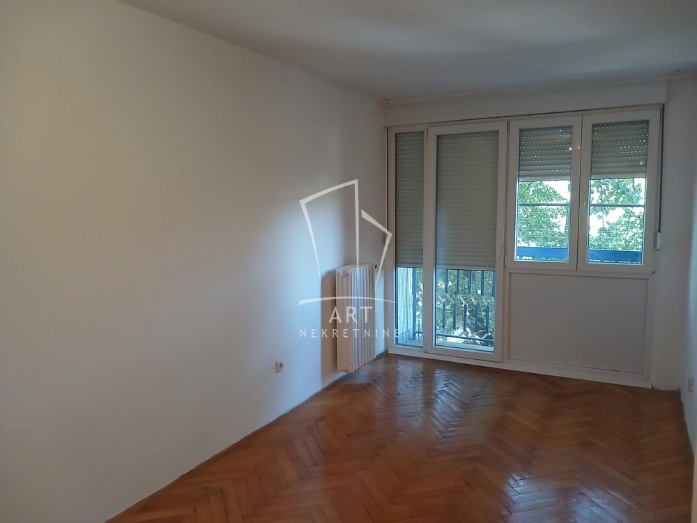 Stan na prodaju u Beogradu, Borča, dvosoban, 56m2, cena 130000 evra