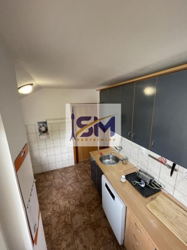 Stan na prodaju u Beogradu, Zemun polje, 105m2, cena 149900 evra