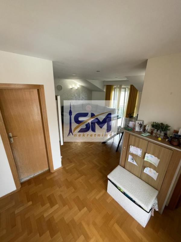 Stan na prodaju u Beogradu, Zemun polje, 105m2, cena 149900 evra