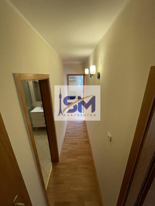 Stan na prodaju u Beogradu, Zemun polje, 105m2, cena 149900 evra