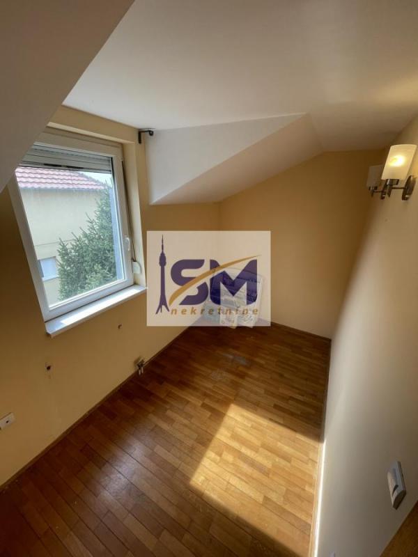 Stan na prodaju u Beogradu, Zemun polje, 105m2, cena 149900 evra