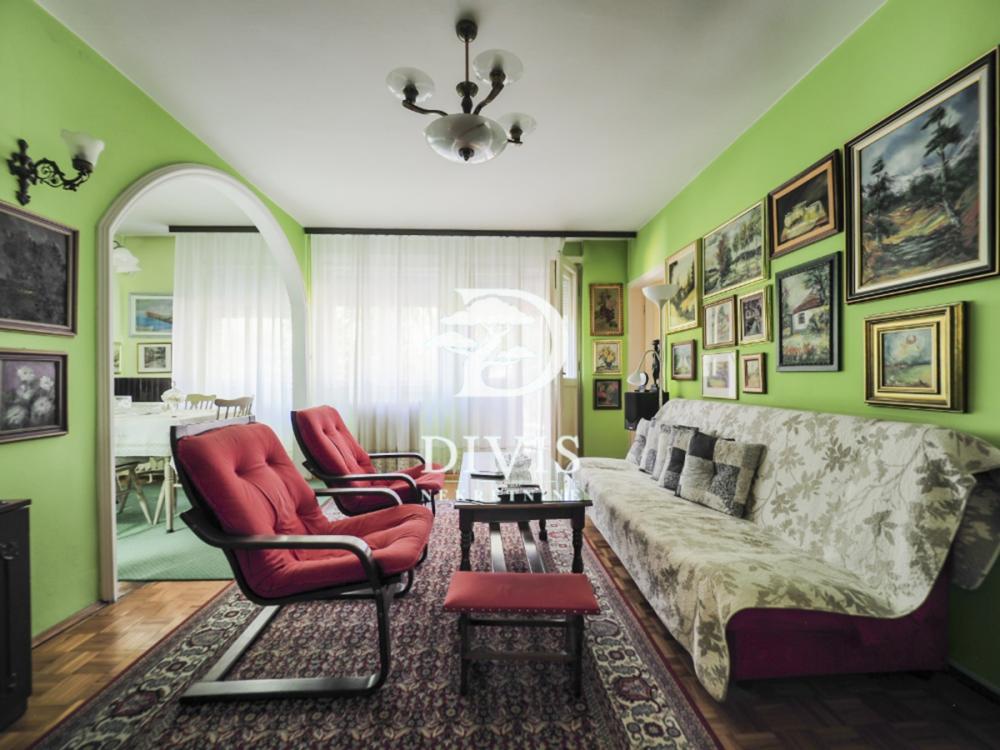 Stan na prodaju u Beogradu, Zemun centar, dvoiposoban, 59m2, cena 240000 evra