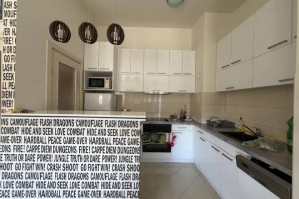Stan na prodaju u Beogradu, Voždovac, trosoban, 82m2, cena 279000 evra