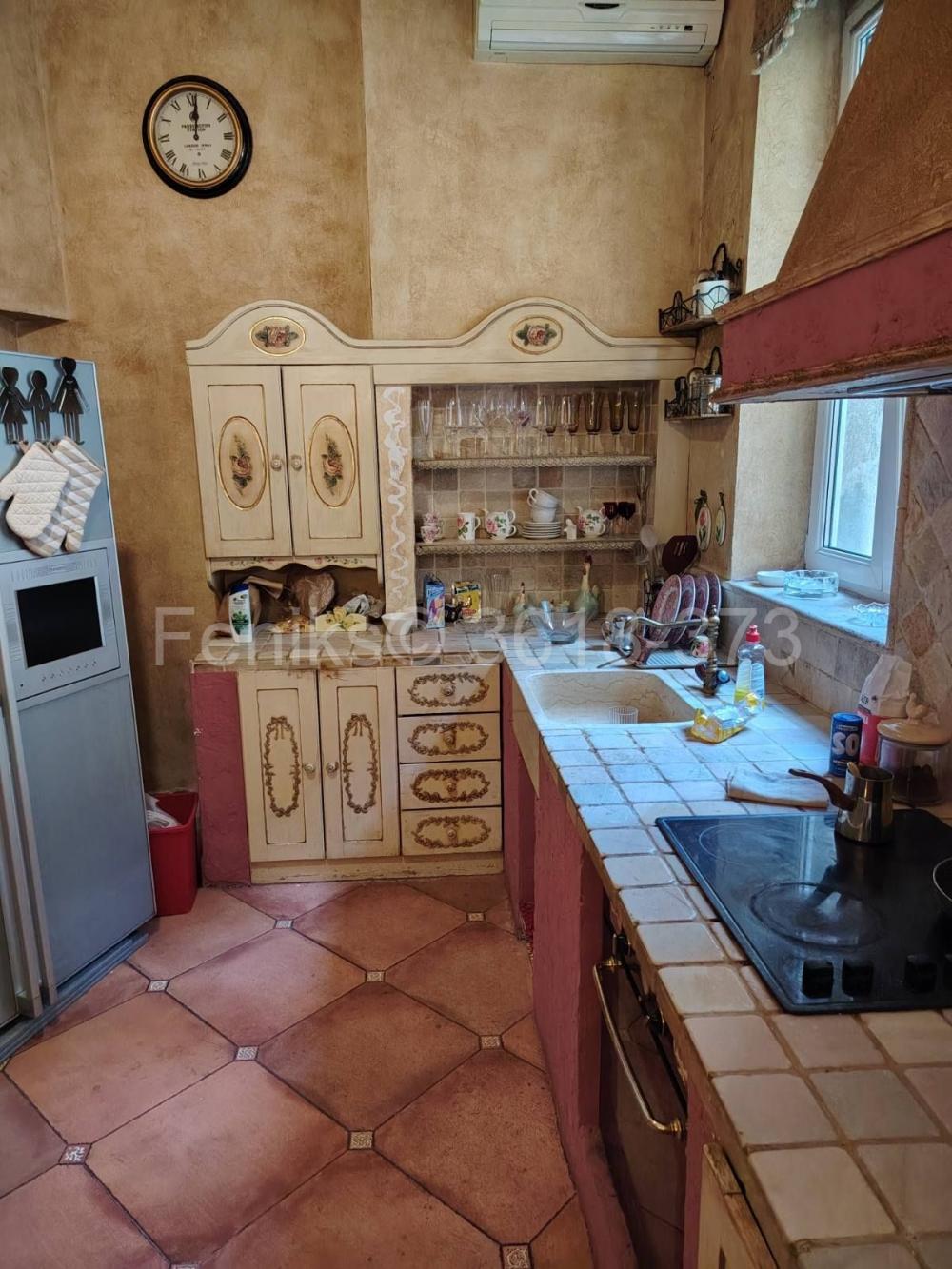 Stan na prodaju u Beogradu, Cara Dušana, cetvorosoban, 144m2, cena 680000 evra