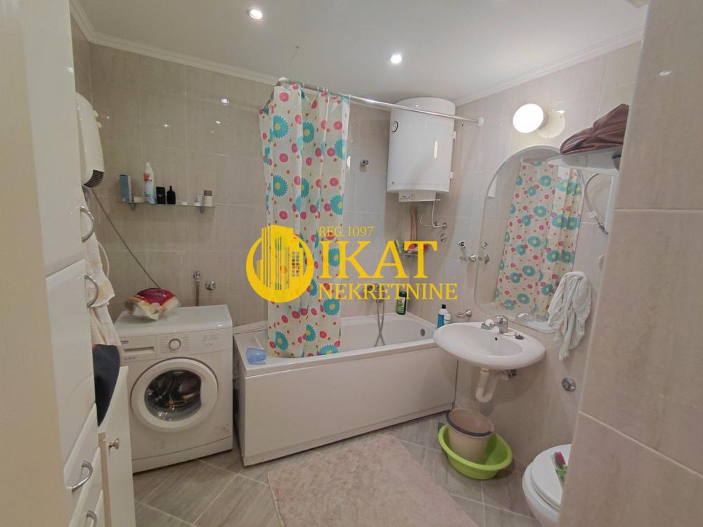 Stan na prodaju u Beogradu, Mirijevo, trosoban, 82m2, cena 235000 evra