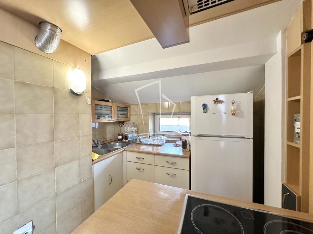 Stan na prodaju u Beogradu, Banovo brdo, dvoiposoban, 54m2, cena 185000 evra