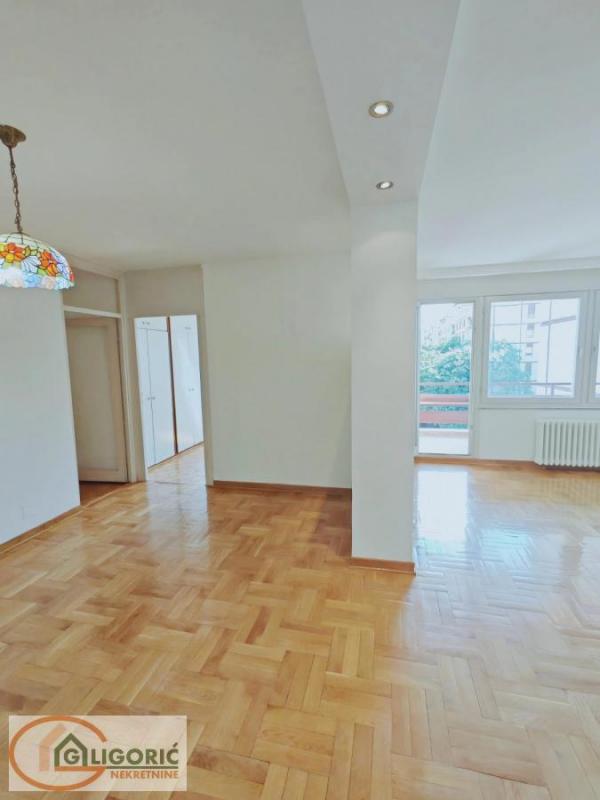 Stan na prodaju u Beogradu, Novi Beograd blok 19 (Sava centar), 122m2, cena 410000 evra