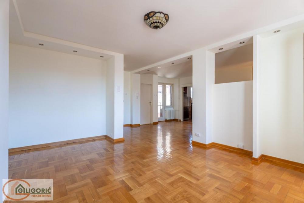 Stan na prodaju u Beogradu, Novi Beograd blok 19 (Sava centar), 122m2, cena 410000 evra