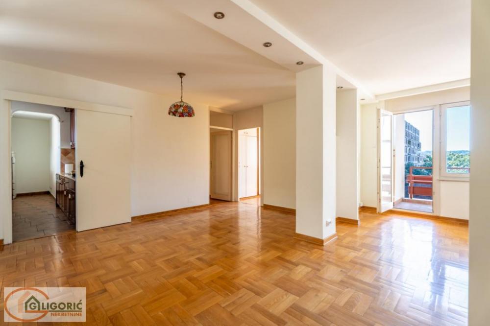 Stan na prodaju u Beogradu, Novi Beograd blok 19 (Sava centar), 122m2, cena 410000 evra