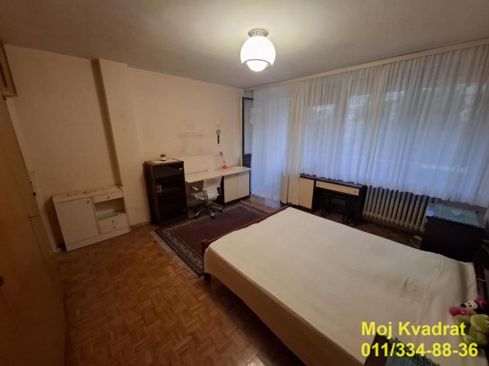 Stan na prodaju u Beogradu, Novi Beograd blok 21 (10. gimnazija), dvosoban, 76m2, cena 278500 evra