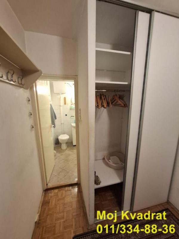 Stan na prodaju u Beogradu, Novi Beograd blok 21 (10. gimnazija), dvosoban, 76m2, cena 278500 evra