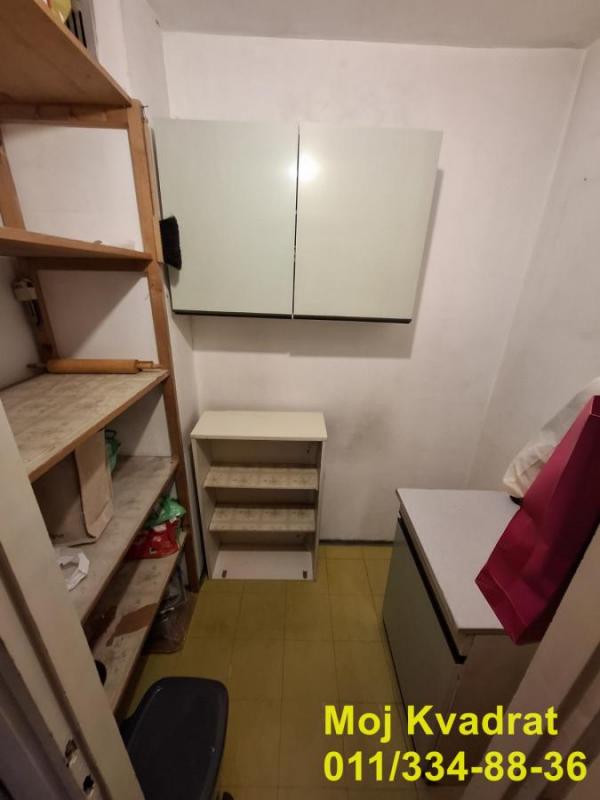Stan na prodaju u Beogradu, Novi Beograd blok 21 (10. gimnazija), dvosoban, 76m2, cena 278500 evra